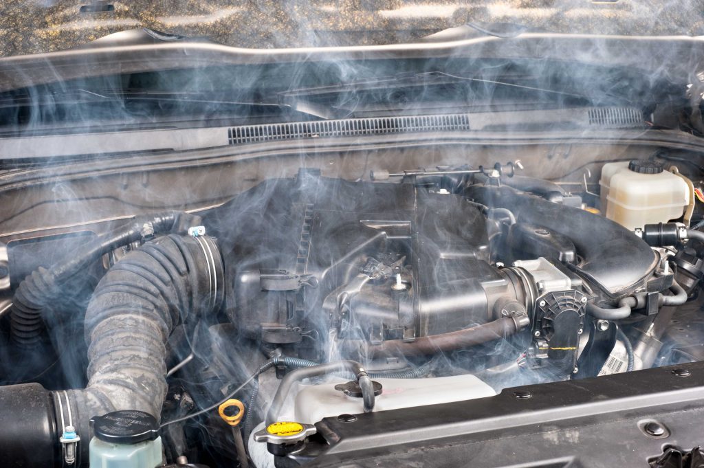 Car repair mistakes, car engine smoke.