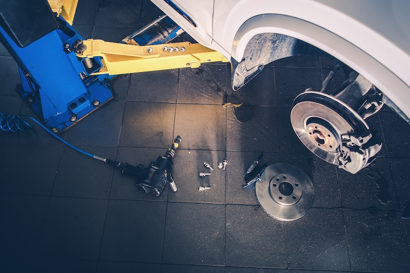 DIY car brake repair, car repair tools.